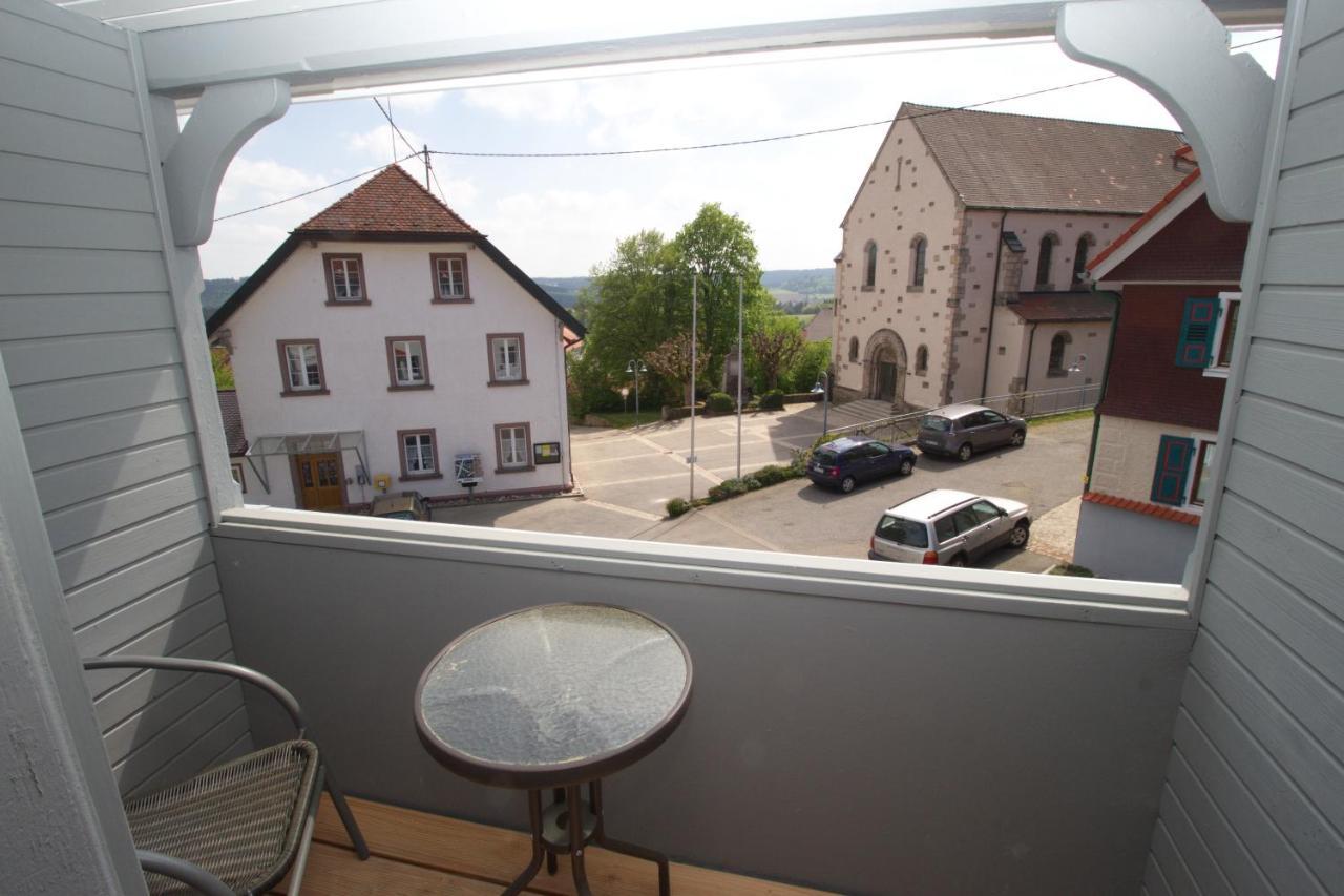 Landgasthof Alpenblick An Der Wutachschlucht Suedschwarzwald レーッフィンゲン エクステリア 写真